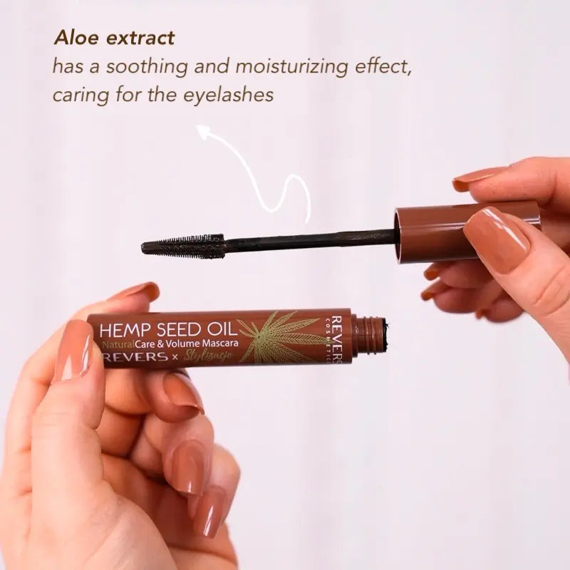 brown hemp seed oil  mascara with aloe extract has a soothing and moisturizing effect, caring for the eyelashes